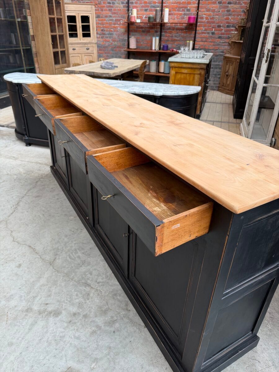 Enfilade in cherry wood from the 19th century.