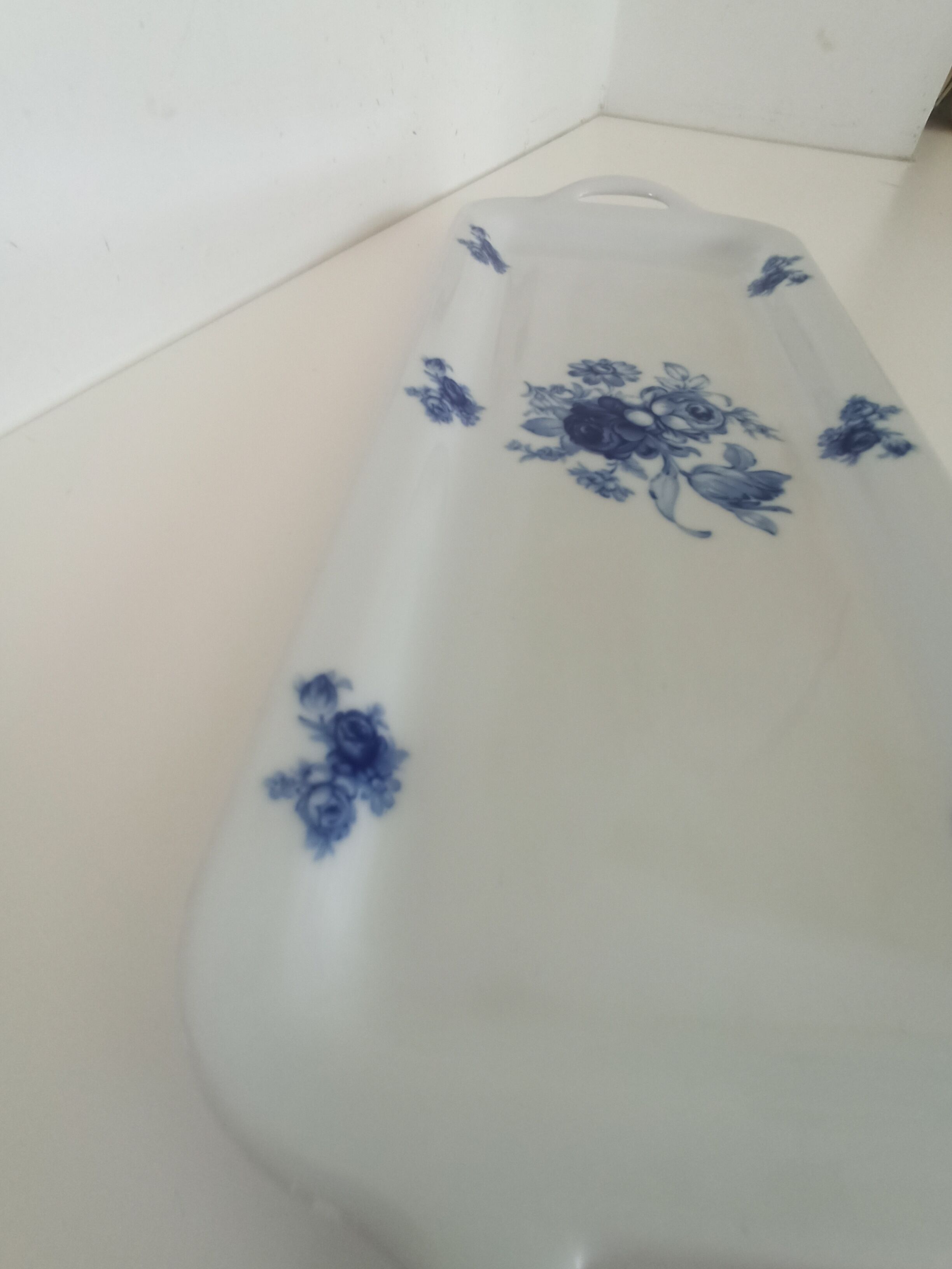Presentation tray in blue and white Baudour porcelain