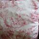 Paire Coussins Toile de Jouy rose ancienne
