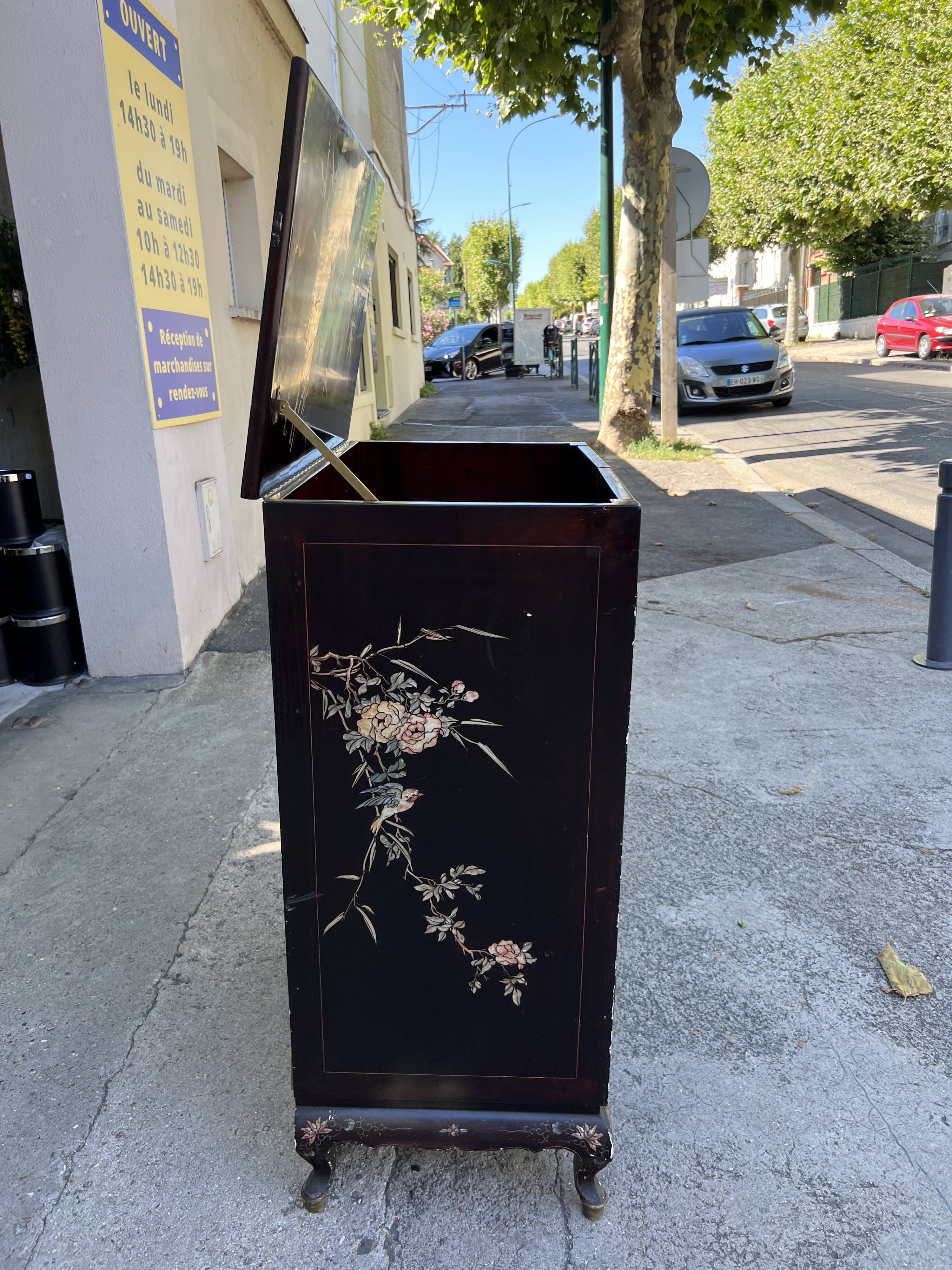 Asian turntable/vinyl cabinet in lacquered wood