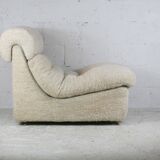 Chair "Space Age" in unbleached wool, France, circa 1970