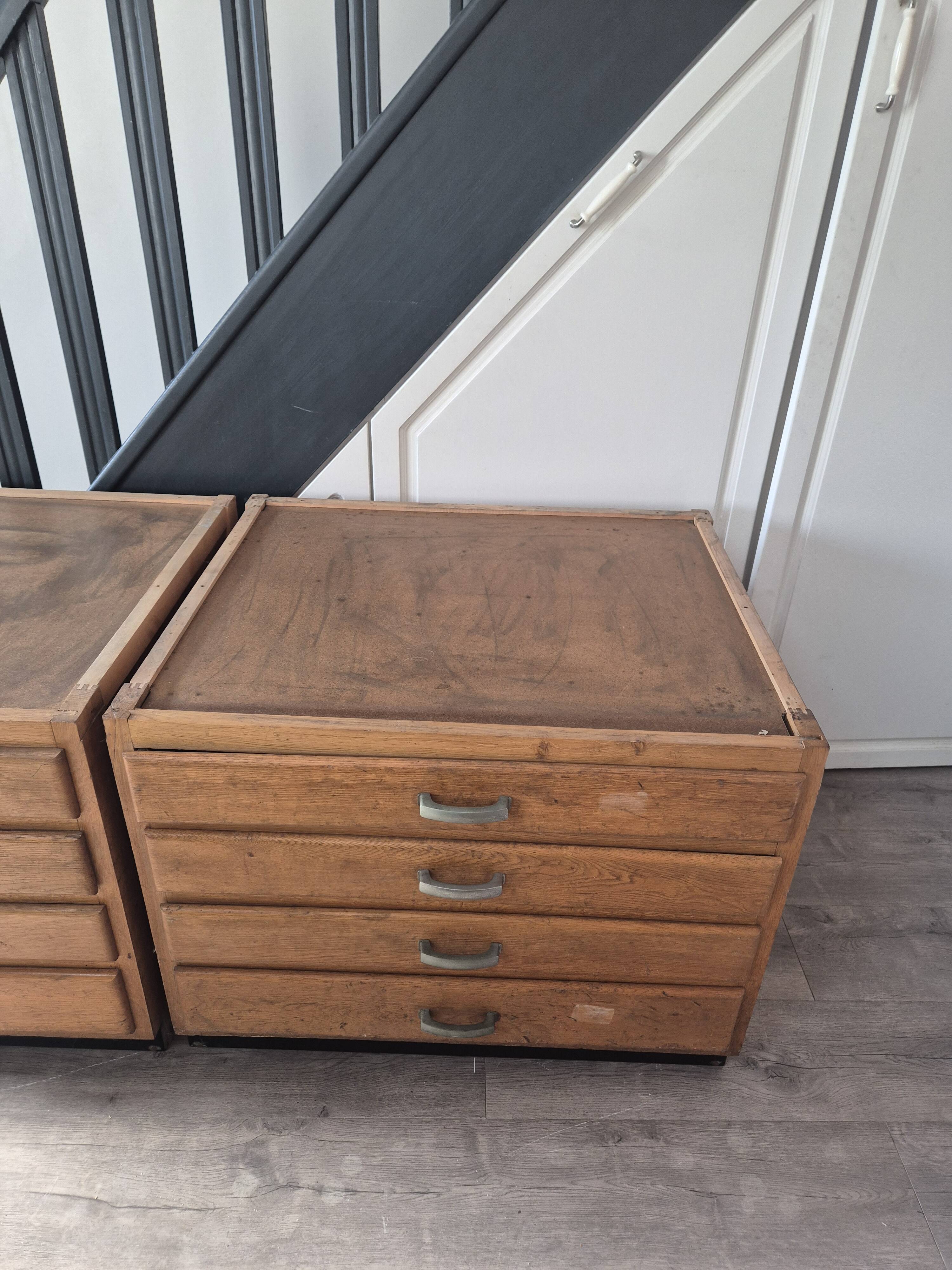 lot de 2 meubles de métier a tiroir vintage provenant d'une ecole