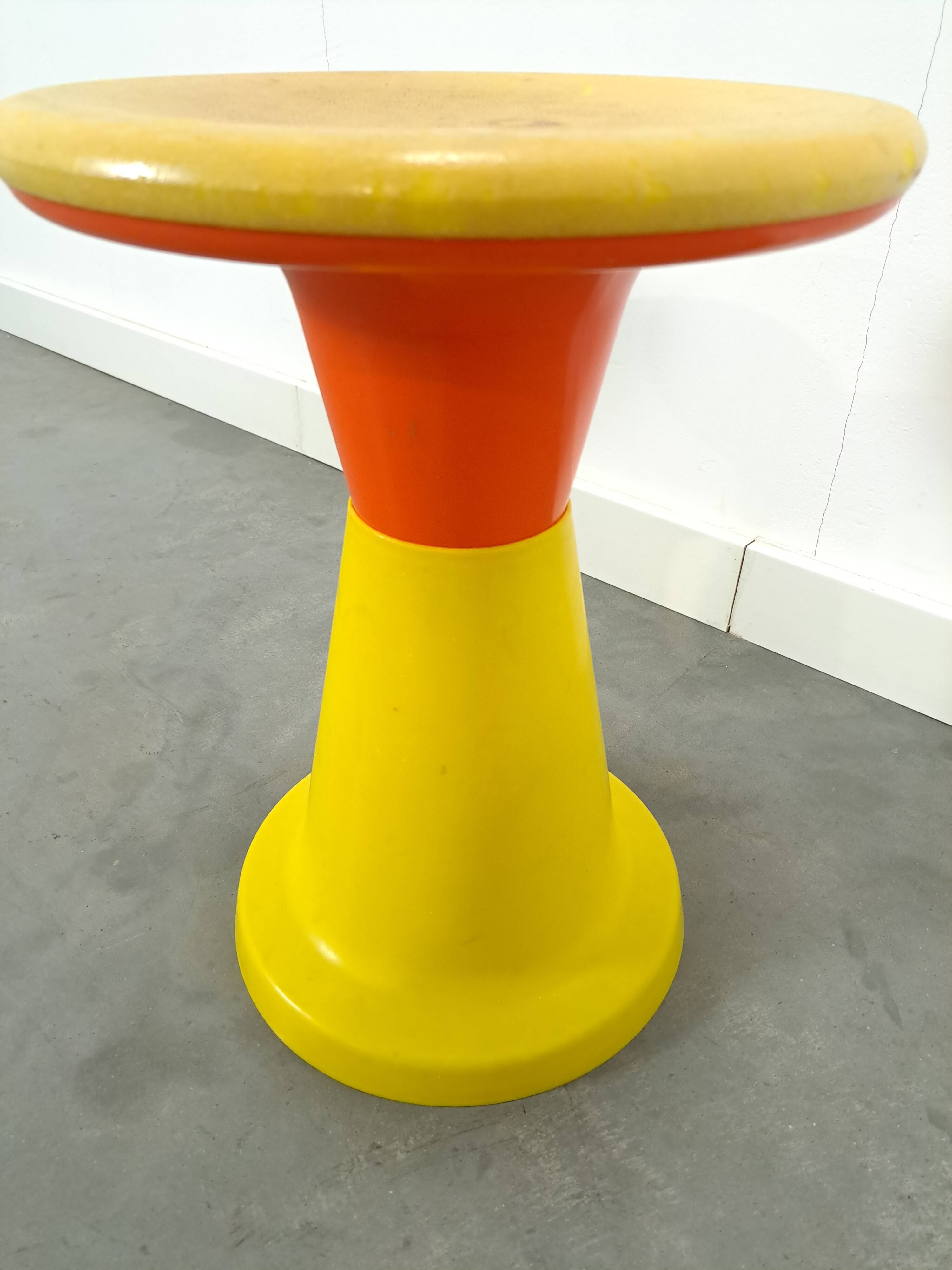 Tabouret en plastique de Suède Pat Pend vintage
