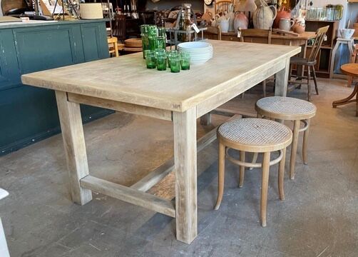 Farm table