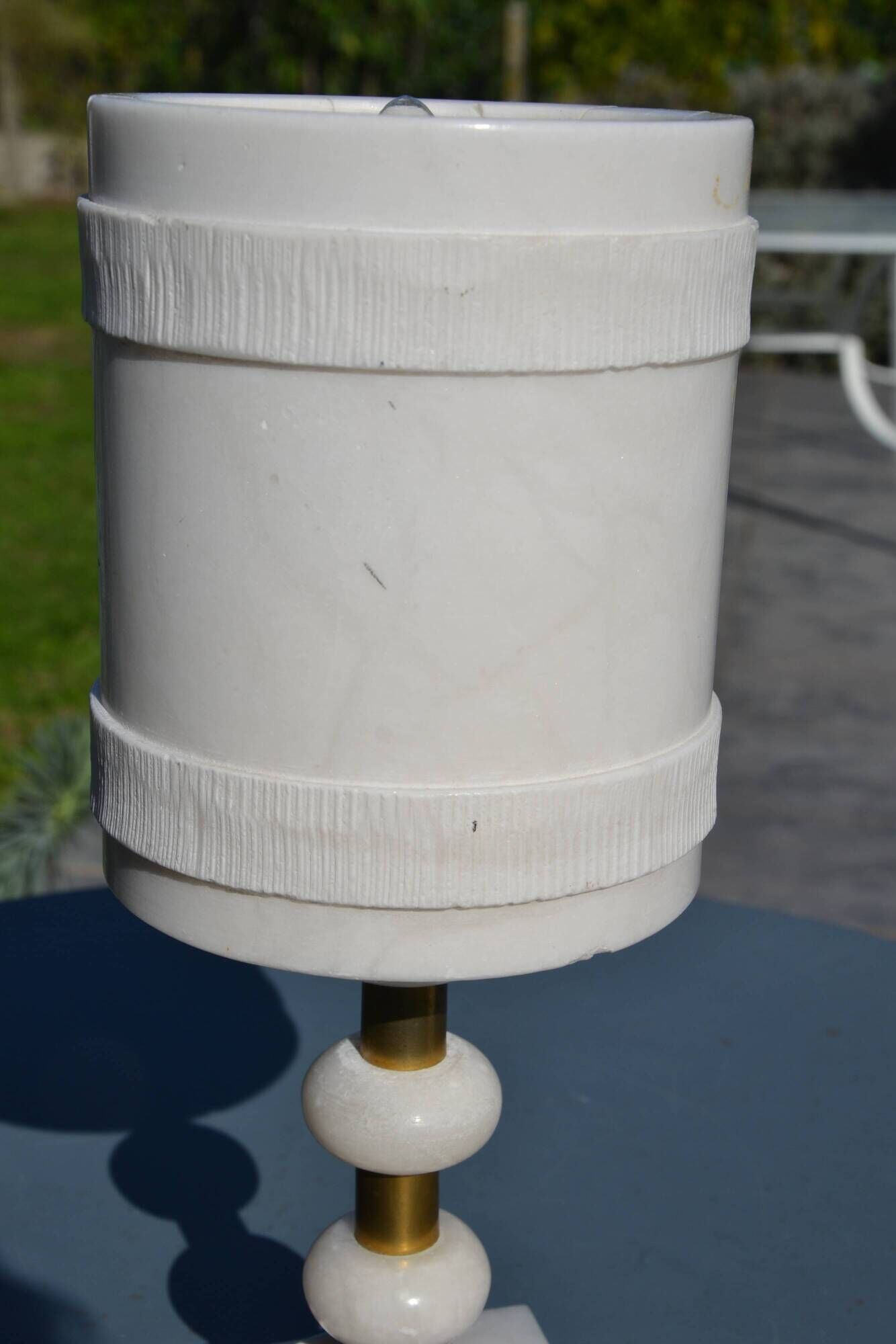 Lamp in white alabaster and brass