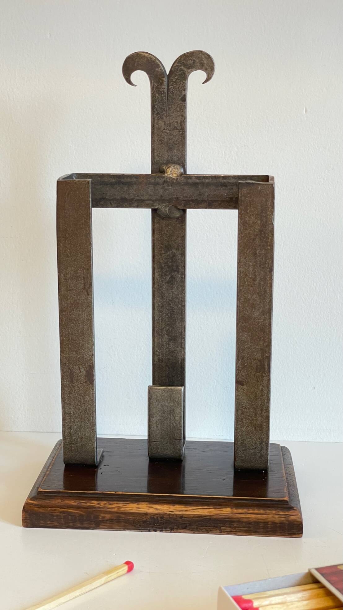 Porte-allumettes de cheminée vintage en fer forgé