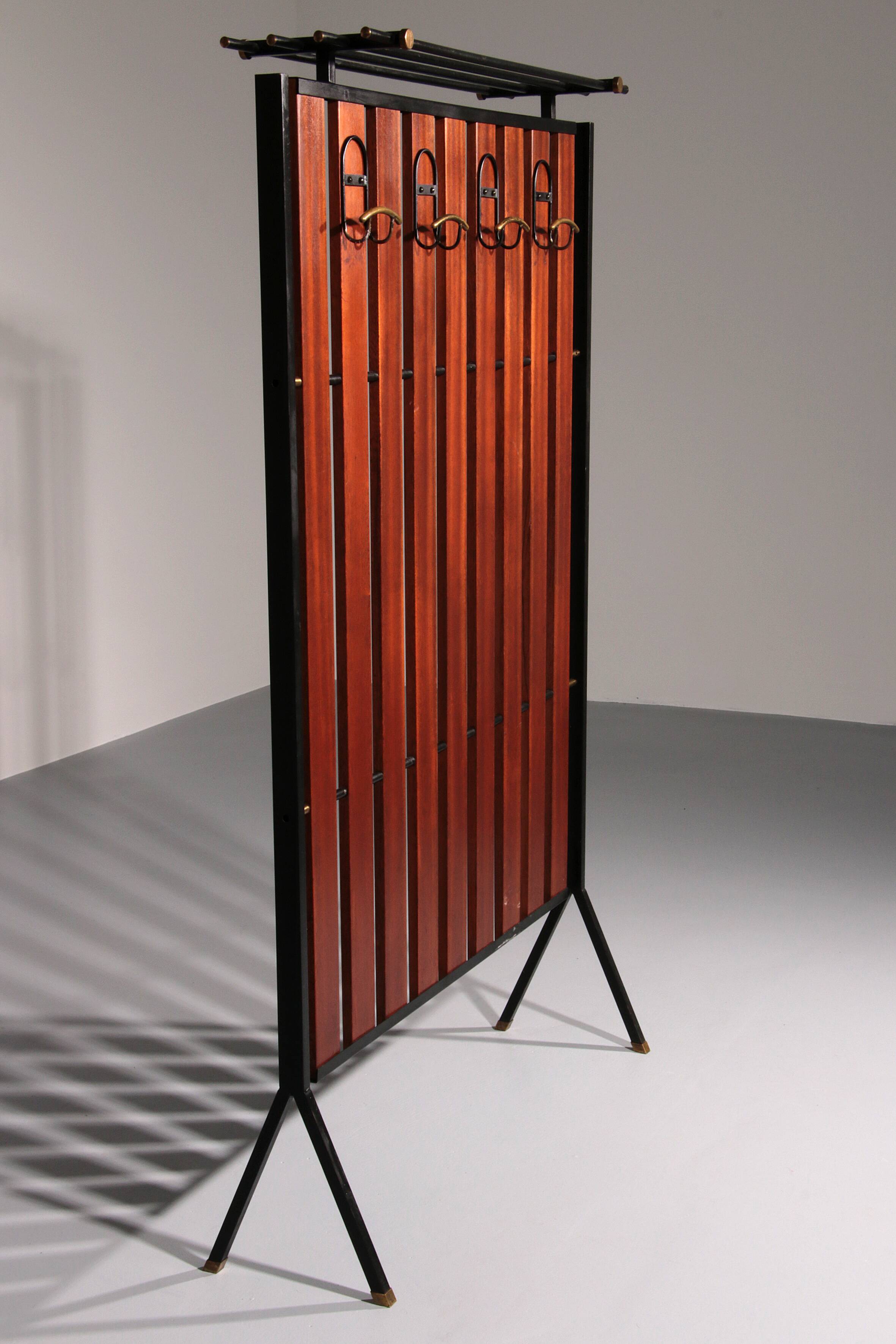 Italian Vintage Elegance – Brass and Teak Wall Clothes Hanger from the 1950