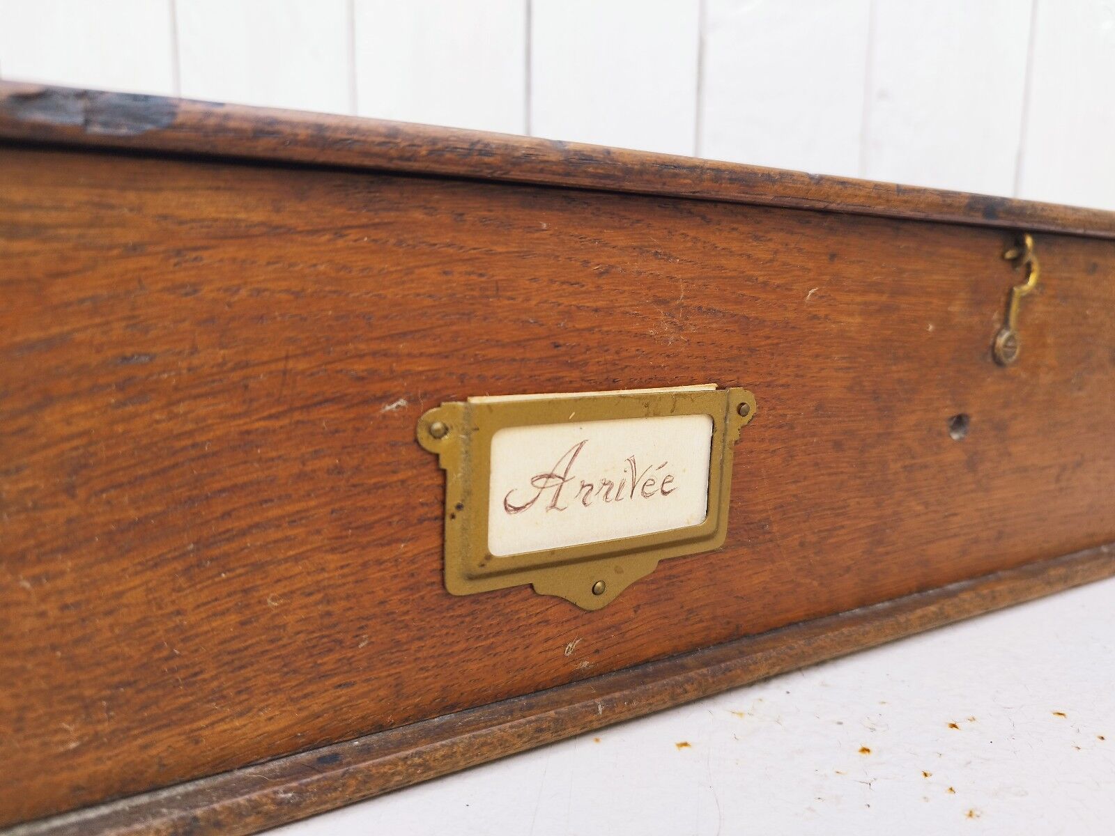 Varnished wooden box Hotel vintage storage
