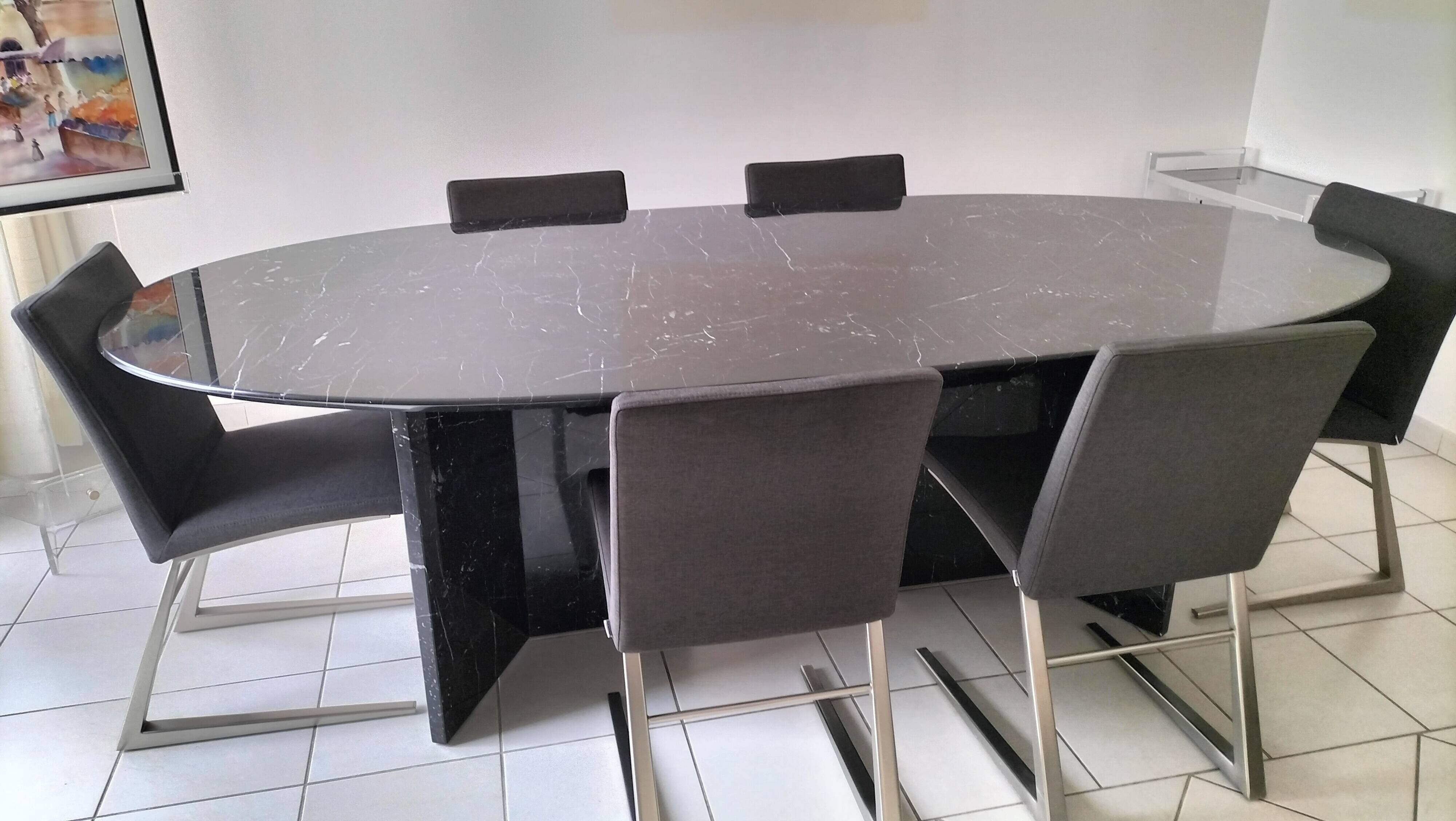 Oval marble table 10 p