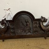 Fronton d’armoire en bois