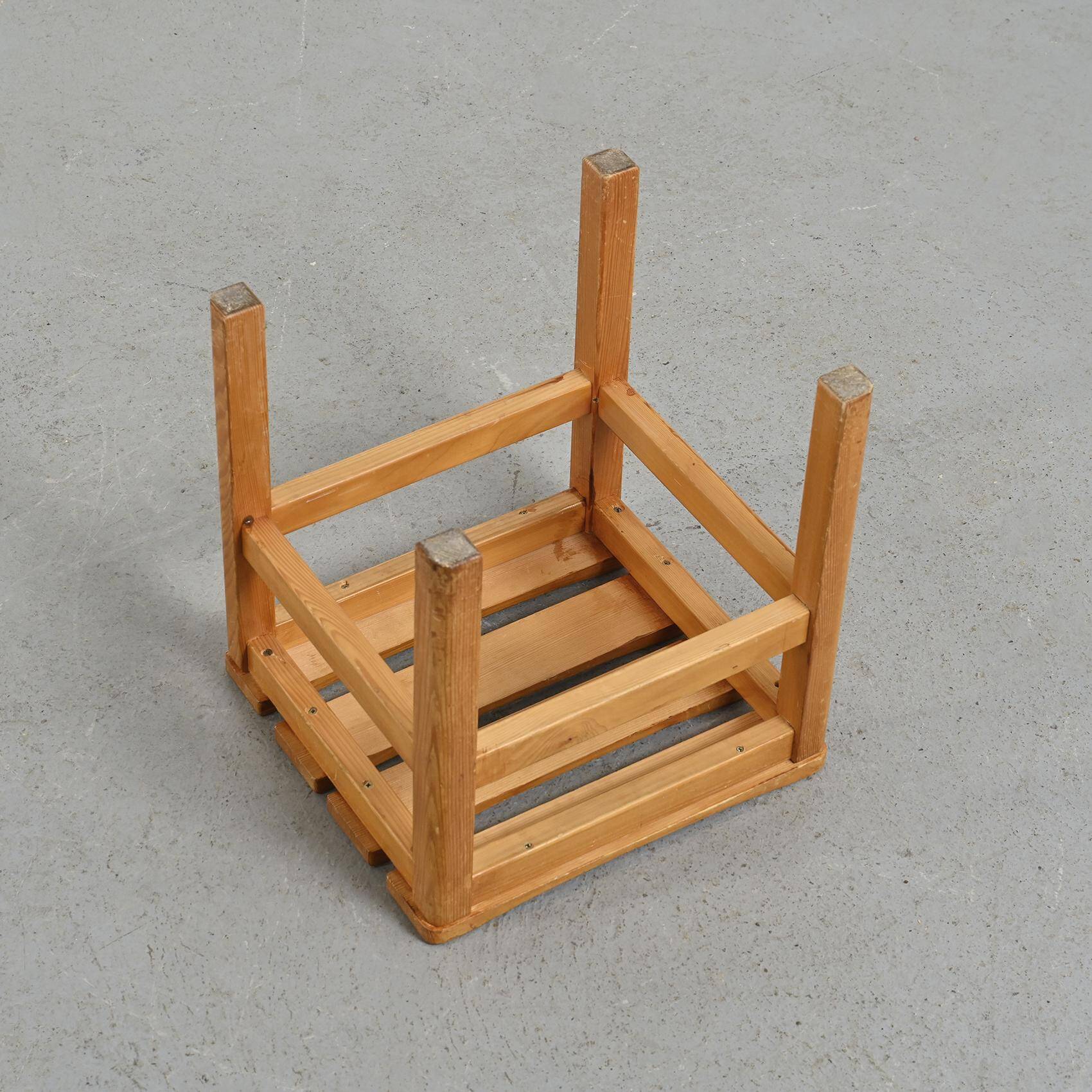 Set of three chairs and two stools Maison Regain, circa 1970