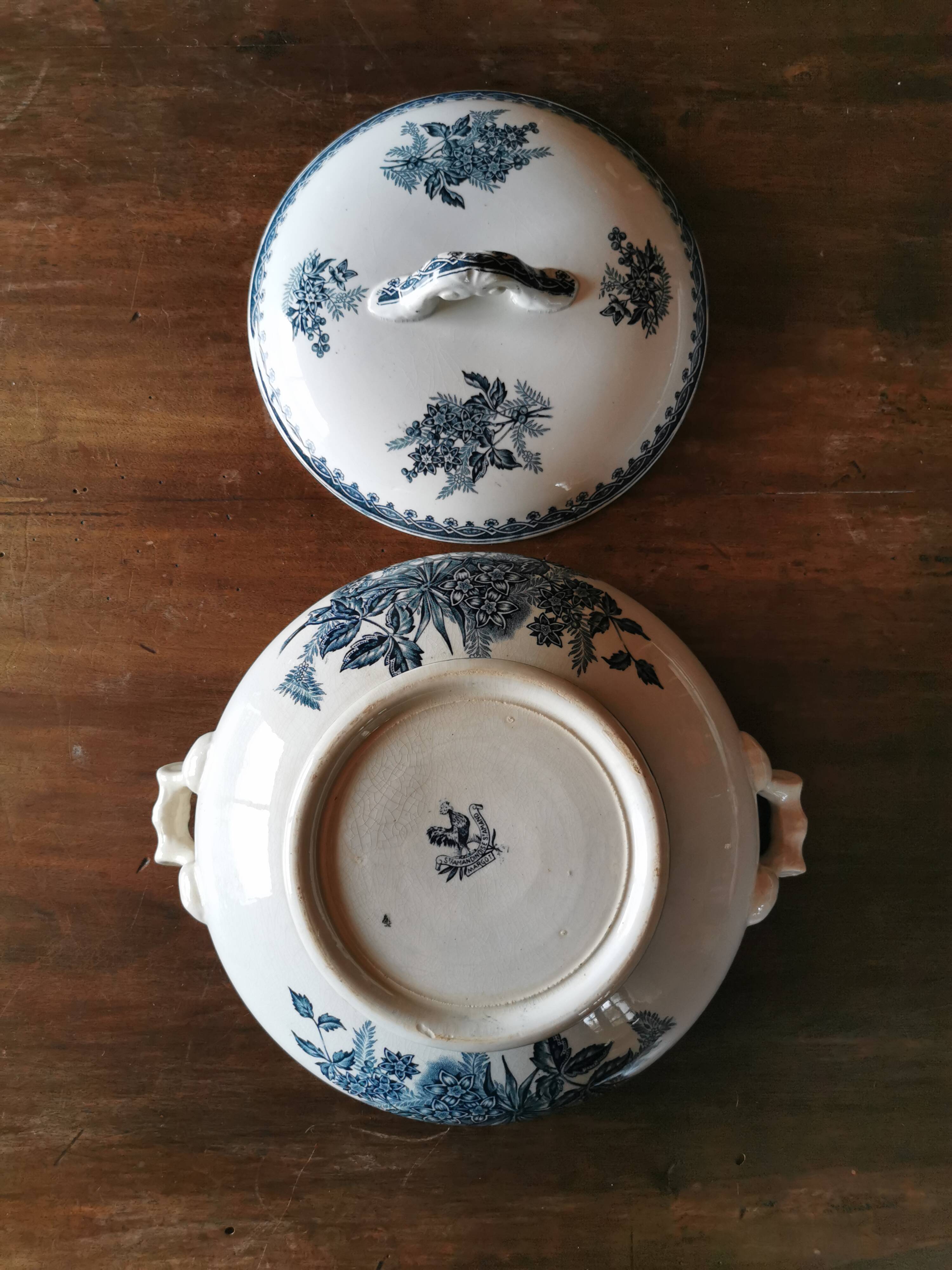 Old tureen Ste Amandinoise