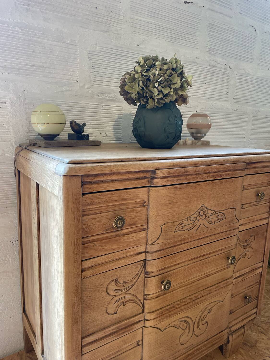 Chest of drawers