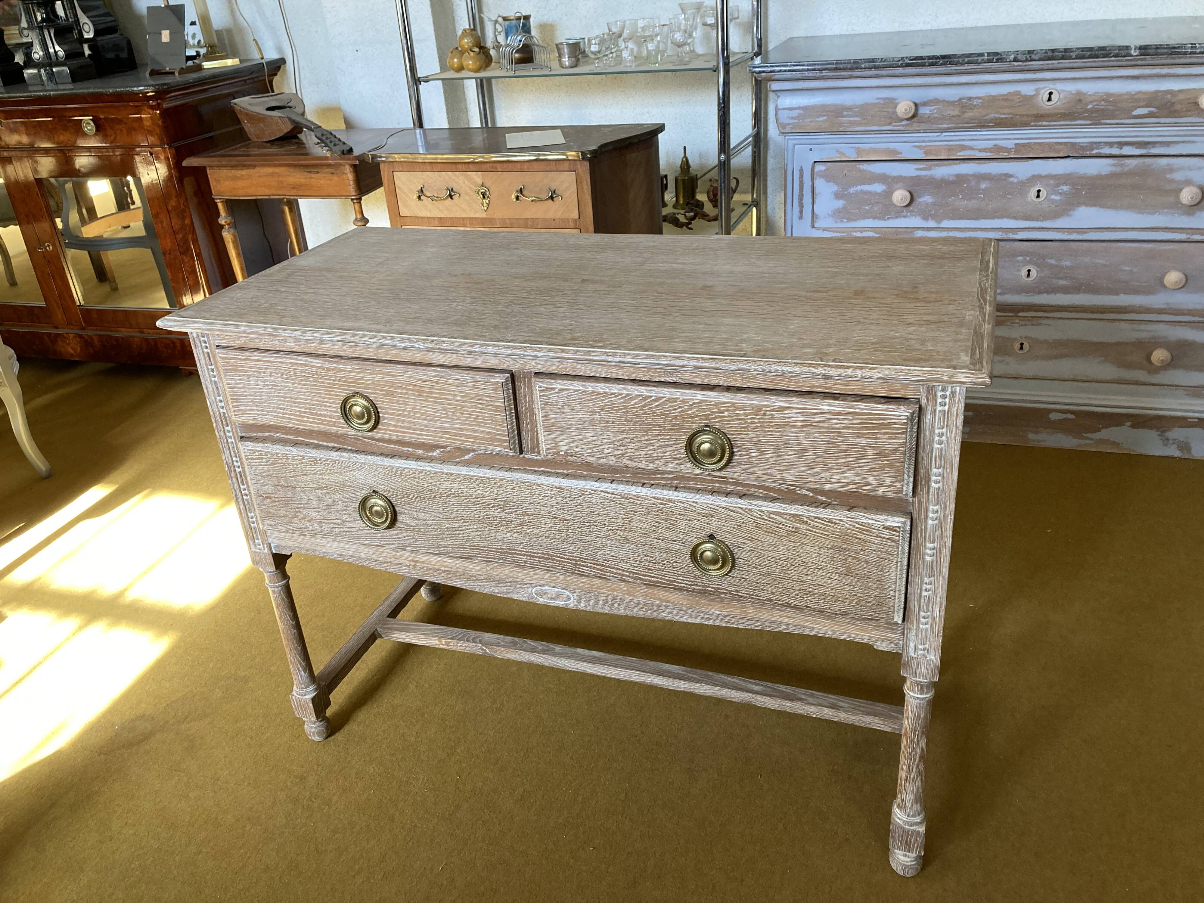 Louis XVI chest of drawers
