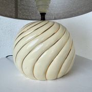 Lampe de table sphérique céramique ivoire et or Barbi