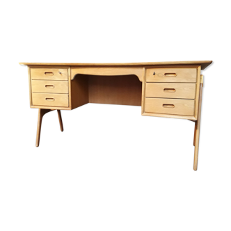 Desk designed by Svend Age Madsen for Sigurd Hansen, Produced from 1950 to 1959.