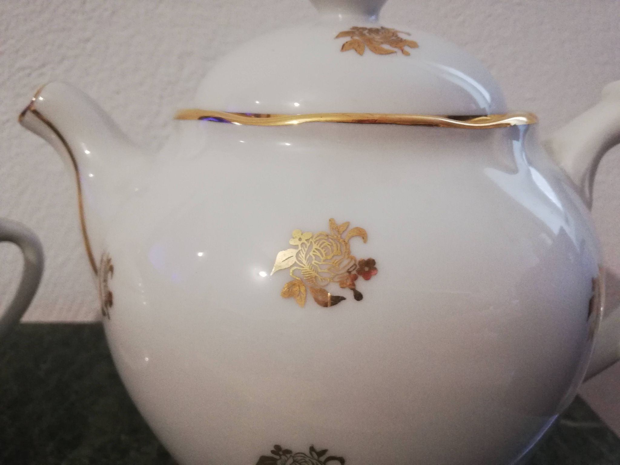 Tea or coffee service in white and gold Limoges porcelain "PL" (Limousine Porcelain)