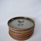 Set of 6 flat plates in enameled stoneware with flower pattern, handcrafted 1970