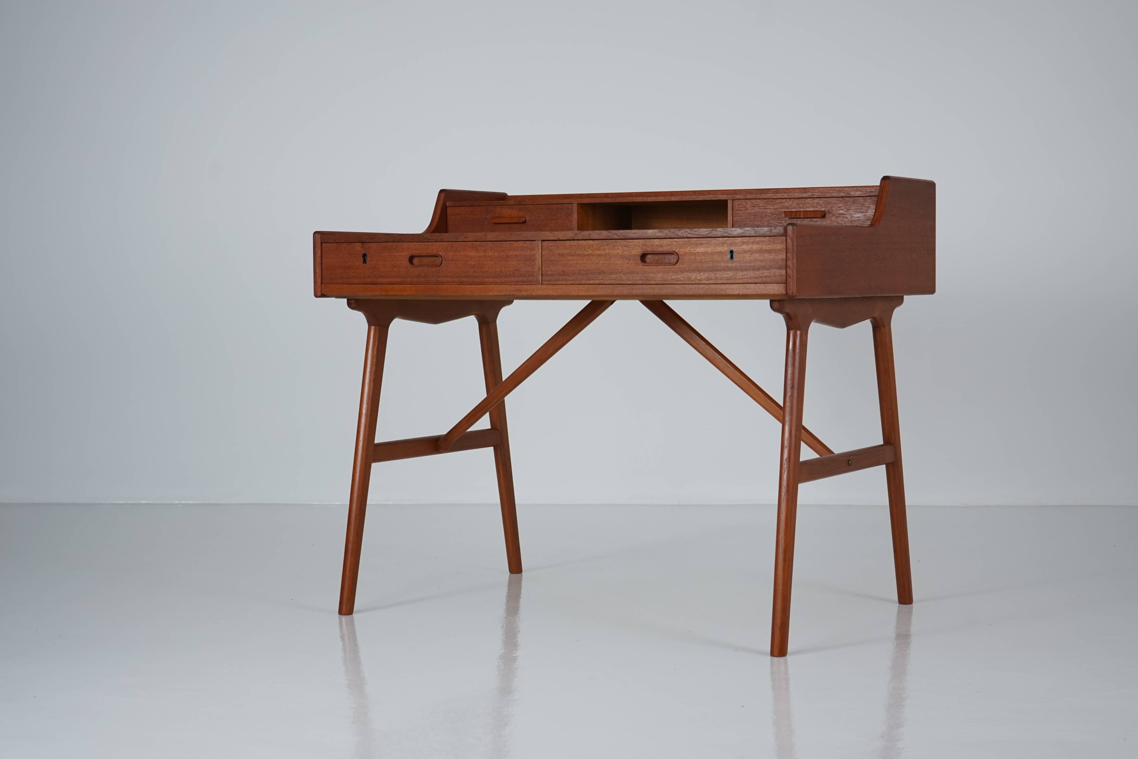Danish teak desk, Model 64, by Arne Wahl Iversen for Vinde Møbelfabrik, 196