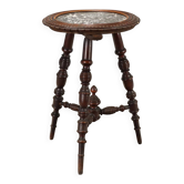 Table d’appoint en pin suisse avec plateau en marbre noir - Italie XXe siècle