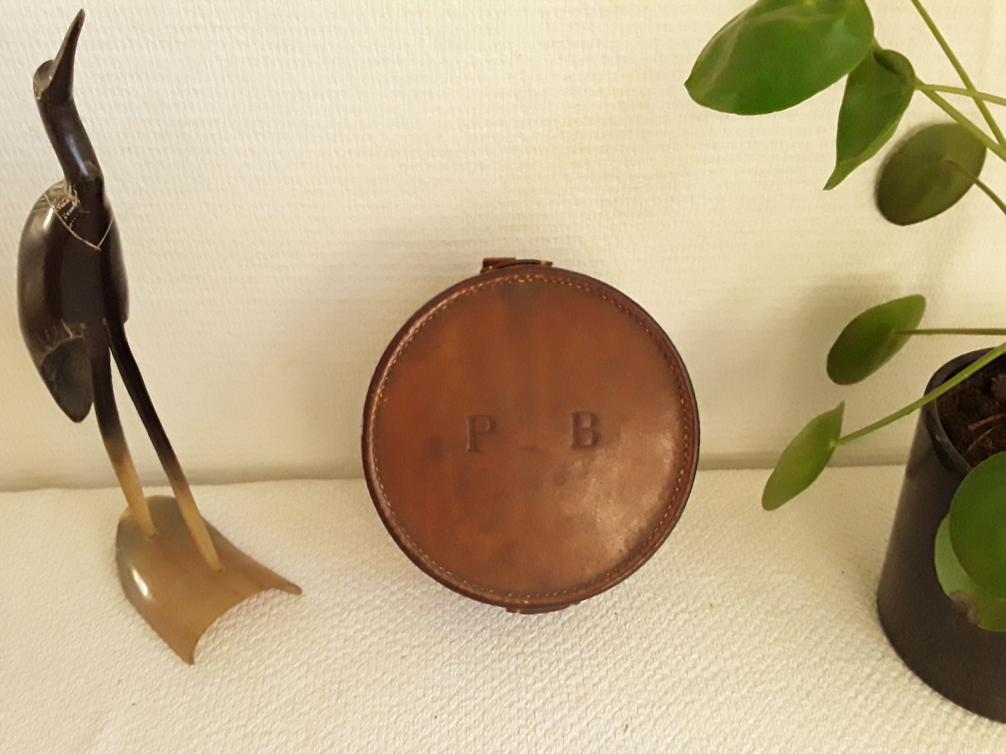 Leather collar box 1920