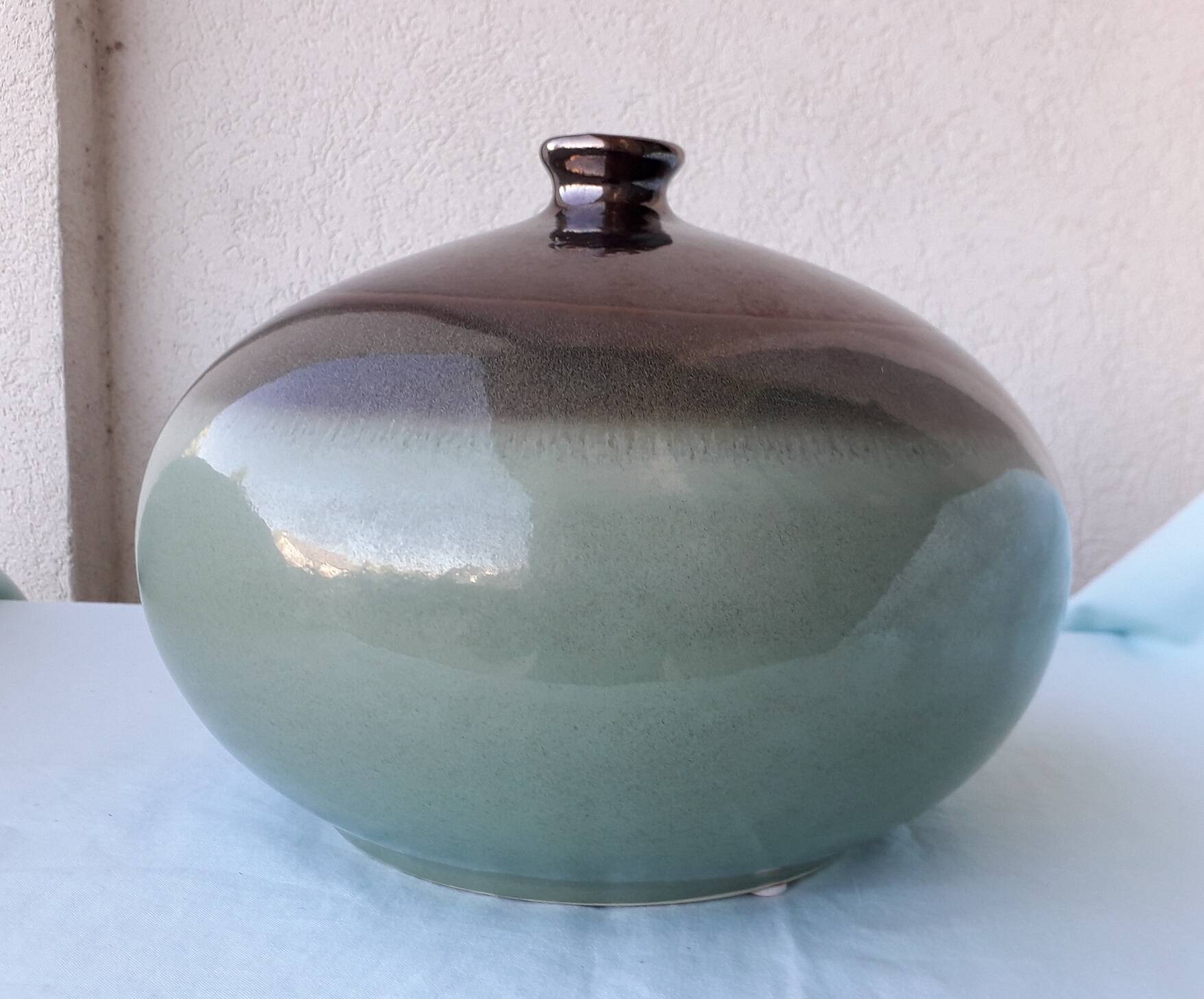 Ceramic vase