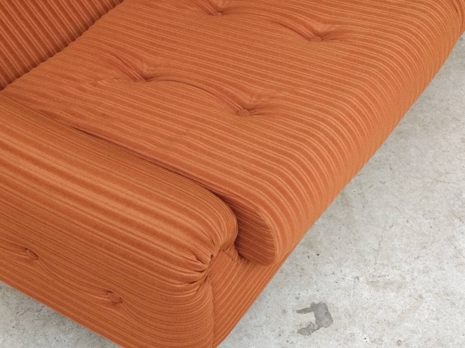 Complete orange salon JITONA in Atlantis Space Age style from the 1970s.