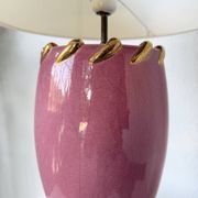 Lampe de table céramique rose et or tripode