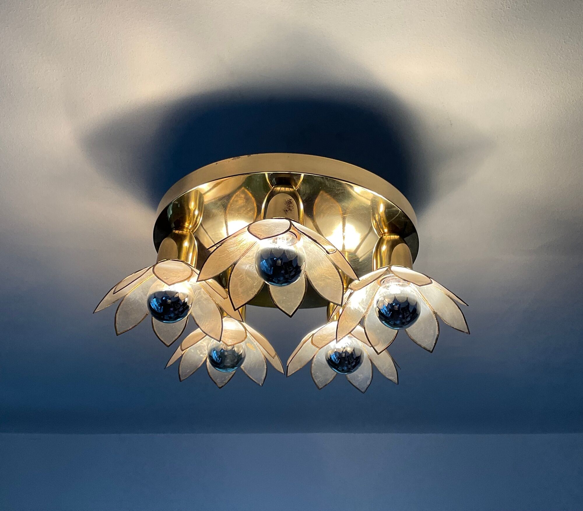 Vintage ceiling lamp in brass and mother-of-pearl 60s-70s