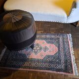 Handmade wool rugs oriental style rectangular Pakistan 1990 vintage pink gray