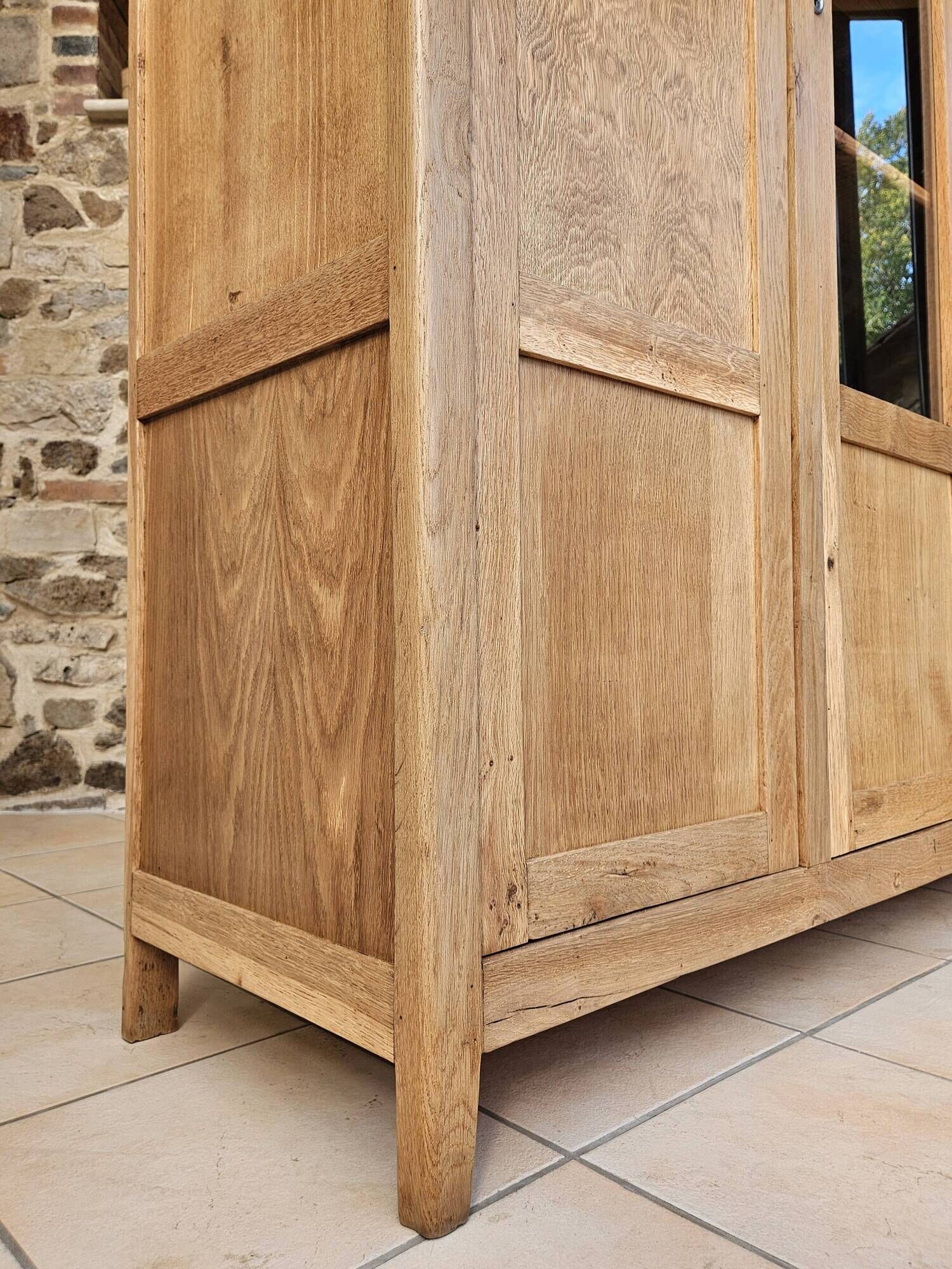 Parisian display cabinet