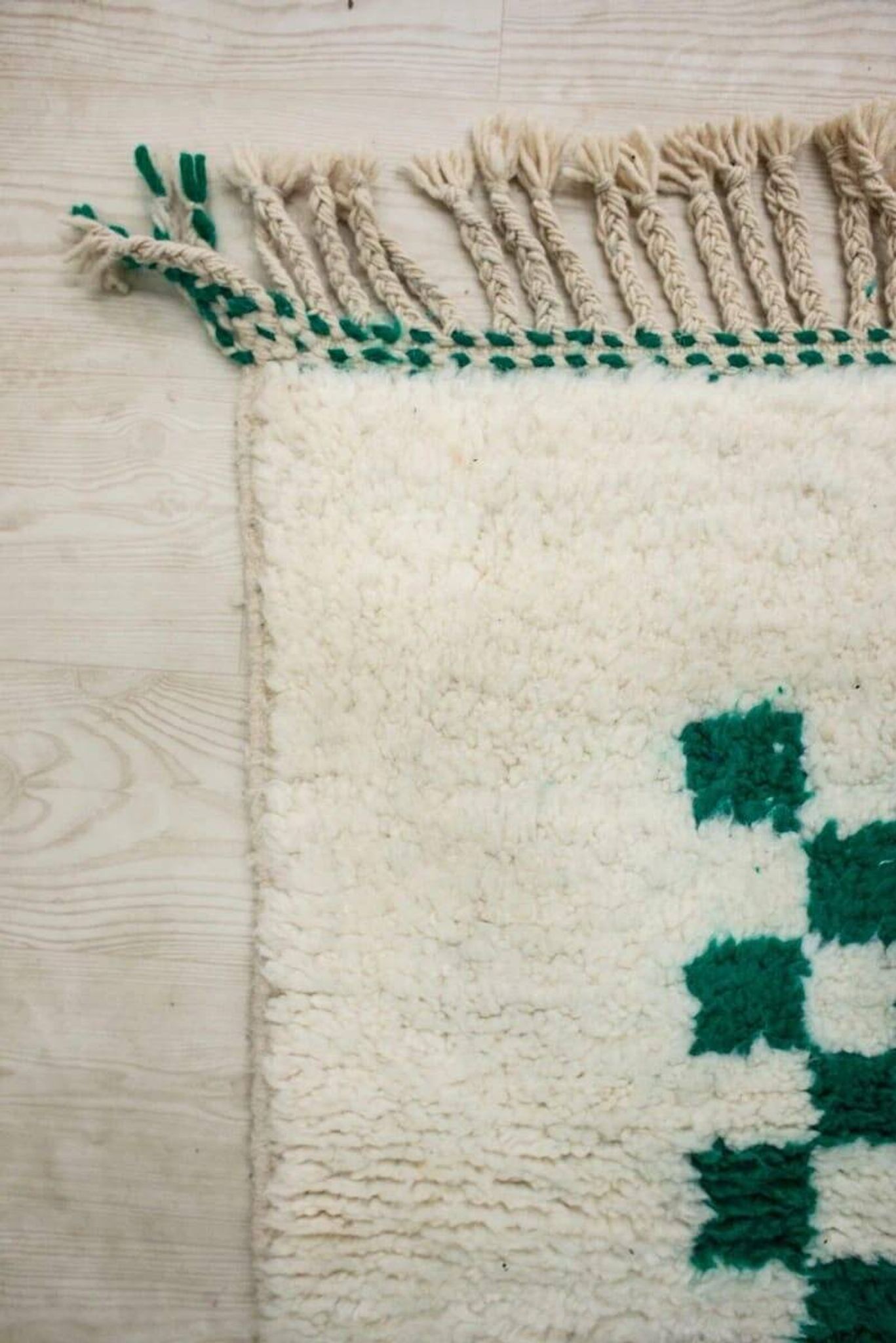 Tapis berbere carré vert taille 150 x 250 cm