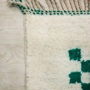 Tapis berbere carré vert taille 150 x 250 cm