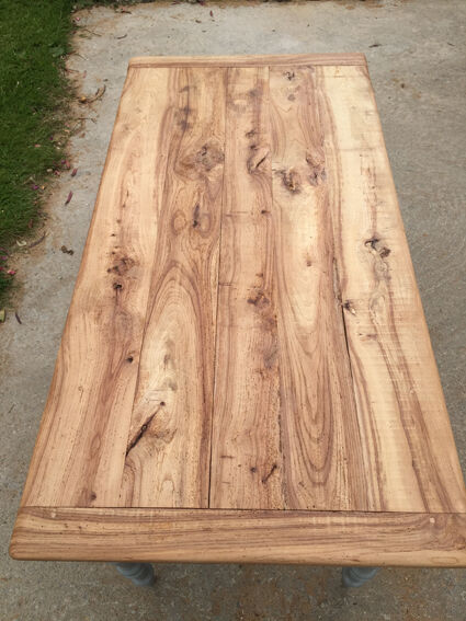 Farm table