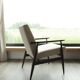 Fauteuil scandinave classique en velours côtelé beige, bois de noyer