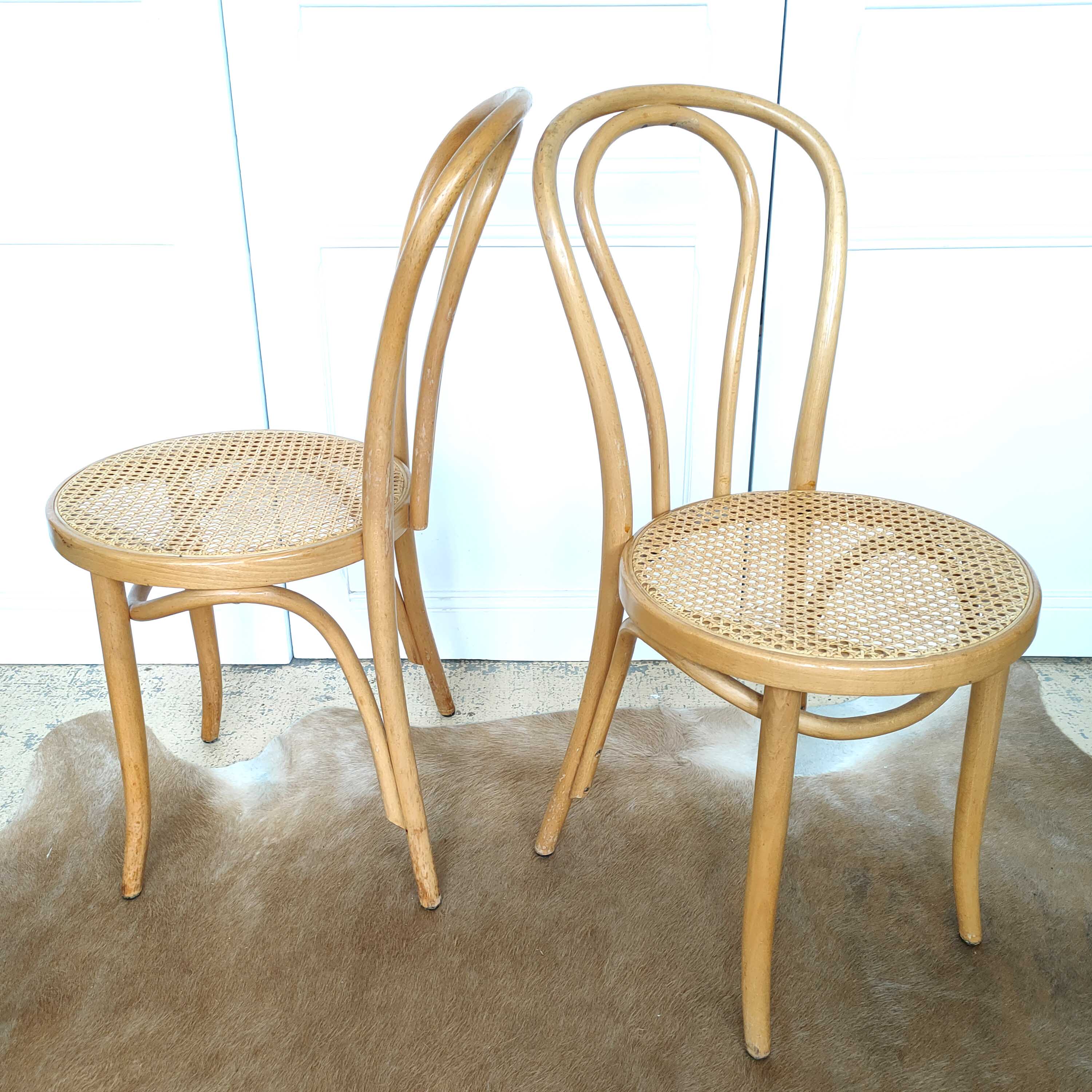 Paire de chaises cannées Thonet