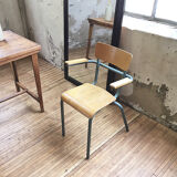 Master chair with armrests