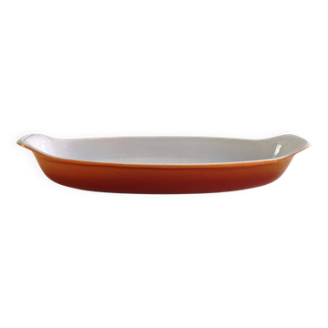 Enamelled cast iron baking dish of the Le Creuset type.