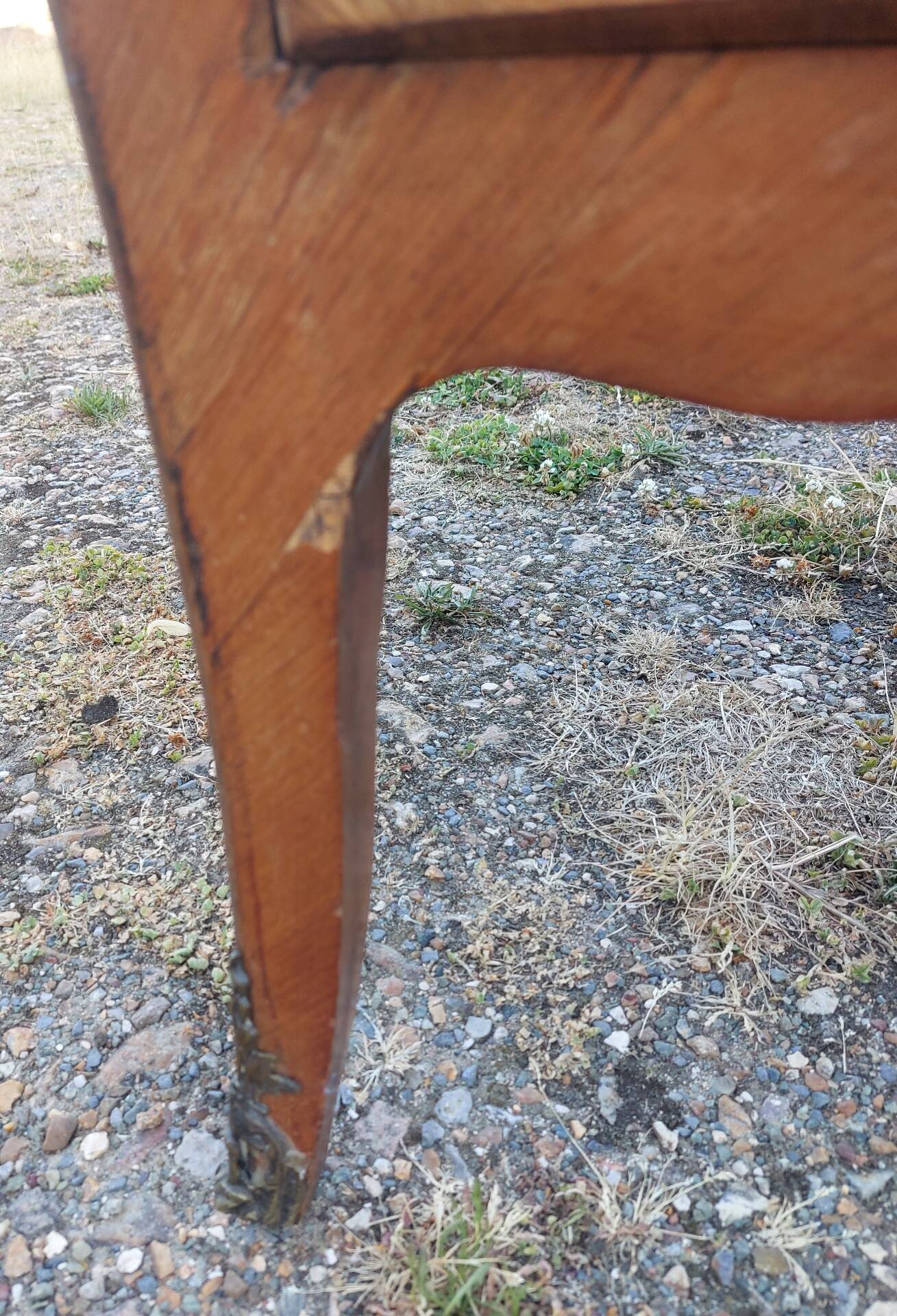 Curved commode in rosewood, Louis XV style.