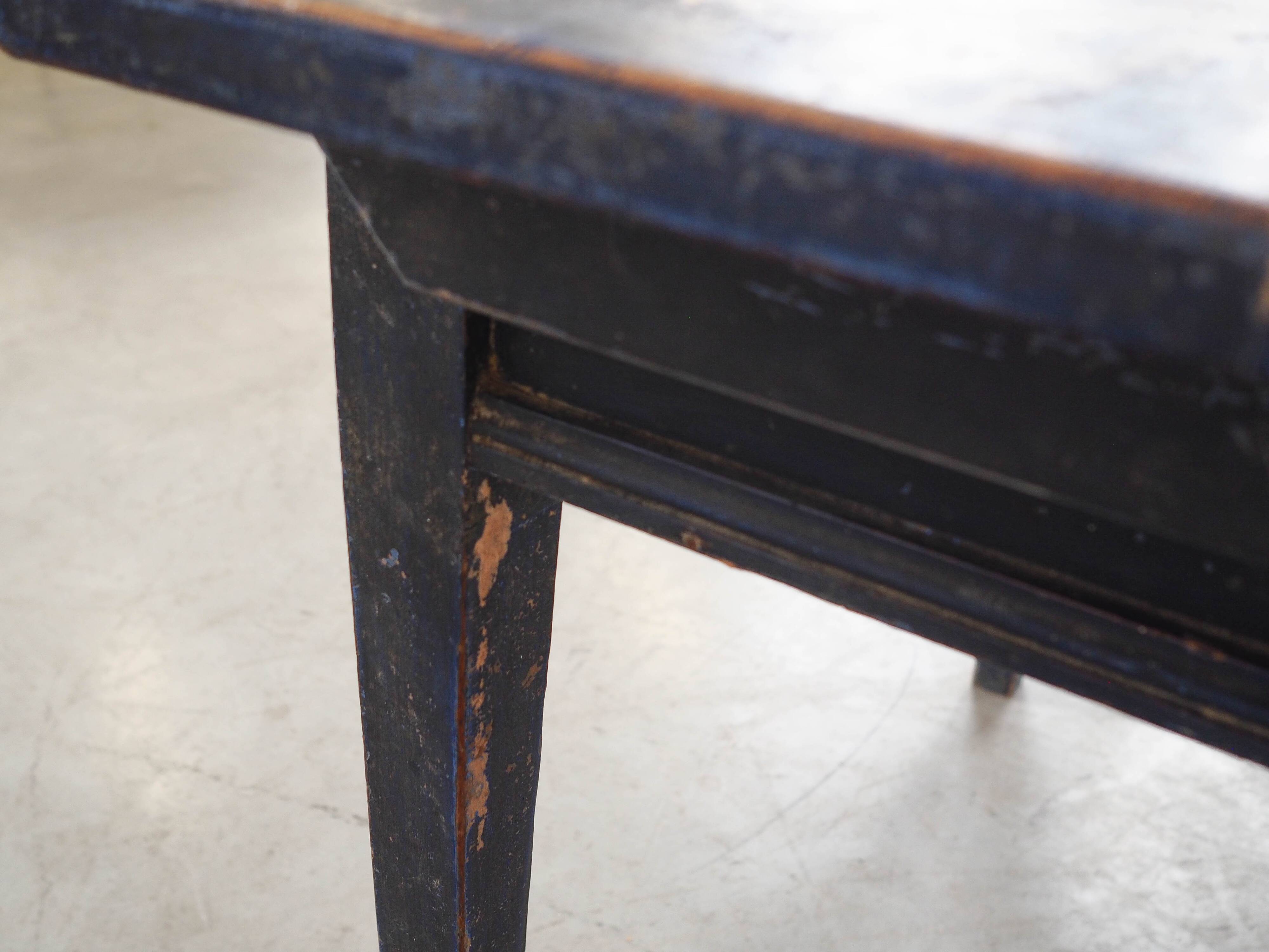 Table en pin, design danois, années 1940, fabriquée au Danemark