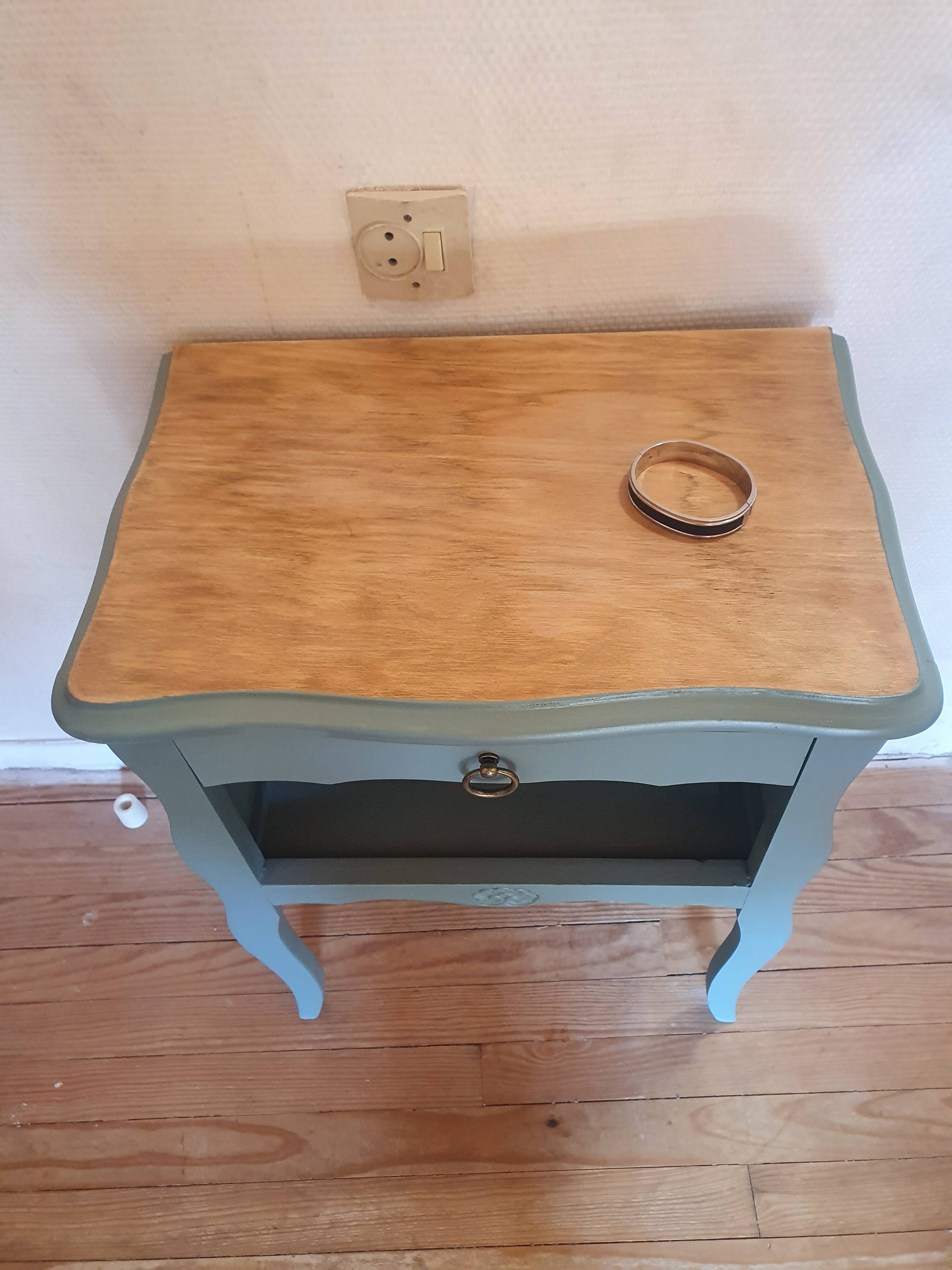 Table de chevet / Guéridon rénové Vert Sauge & Bois brut