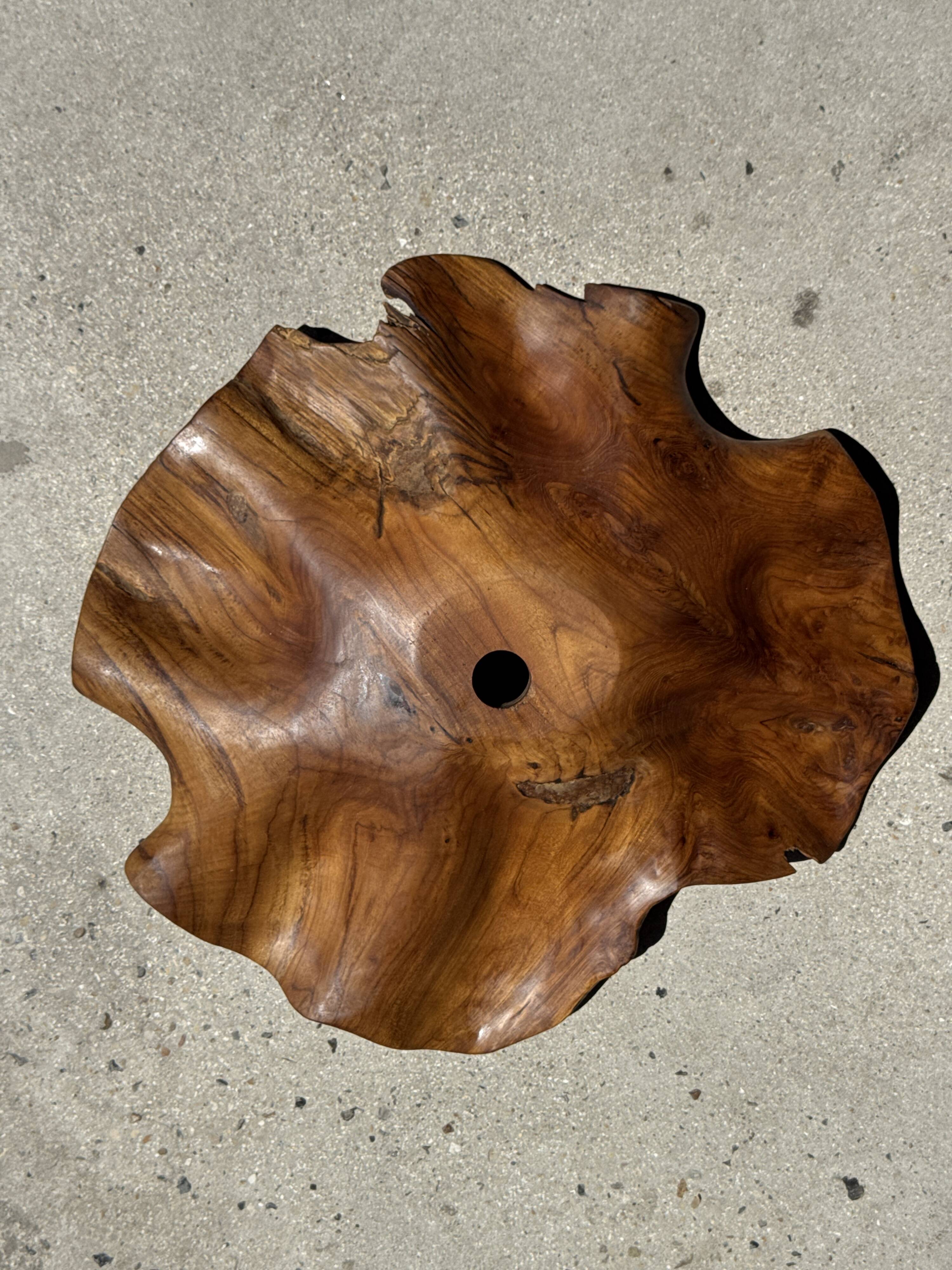 Very large wavy flat leaf suspension in teak with flower stripes D:60