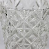 Vase en verre ciselé taille diamant 1960