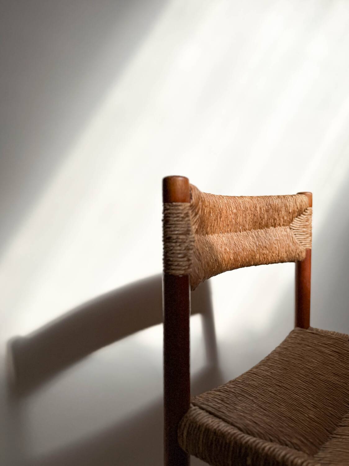 Lot de 5 chaises Charlotte Perriand modèle Dordogne
