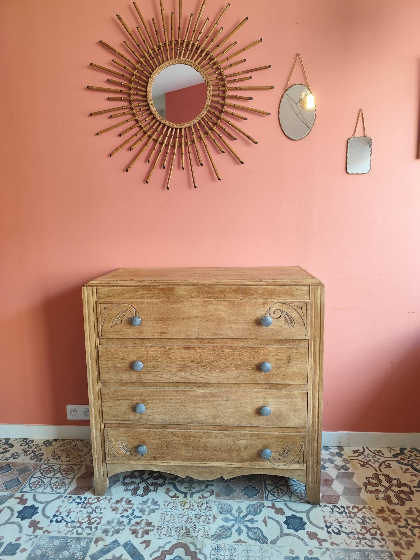Vintage chest of drawers