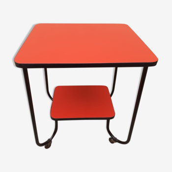 Red side table in Skaï