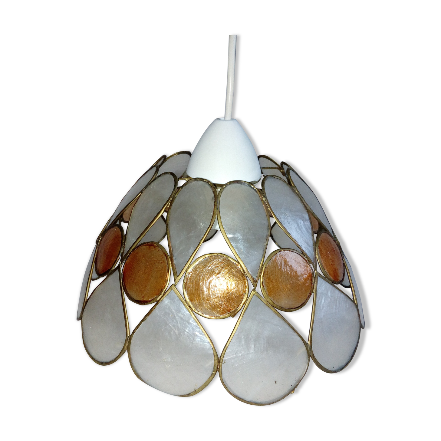 Mother-of-pearl hanging lamp