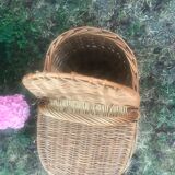 Wicker basket with lid