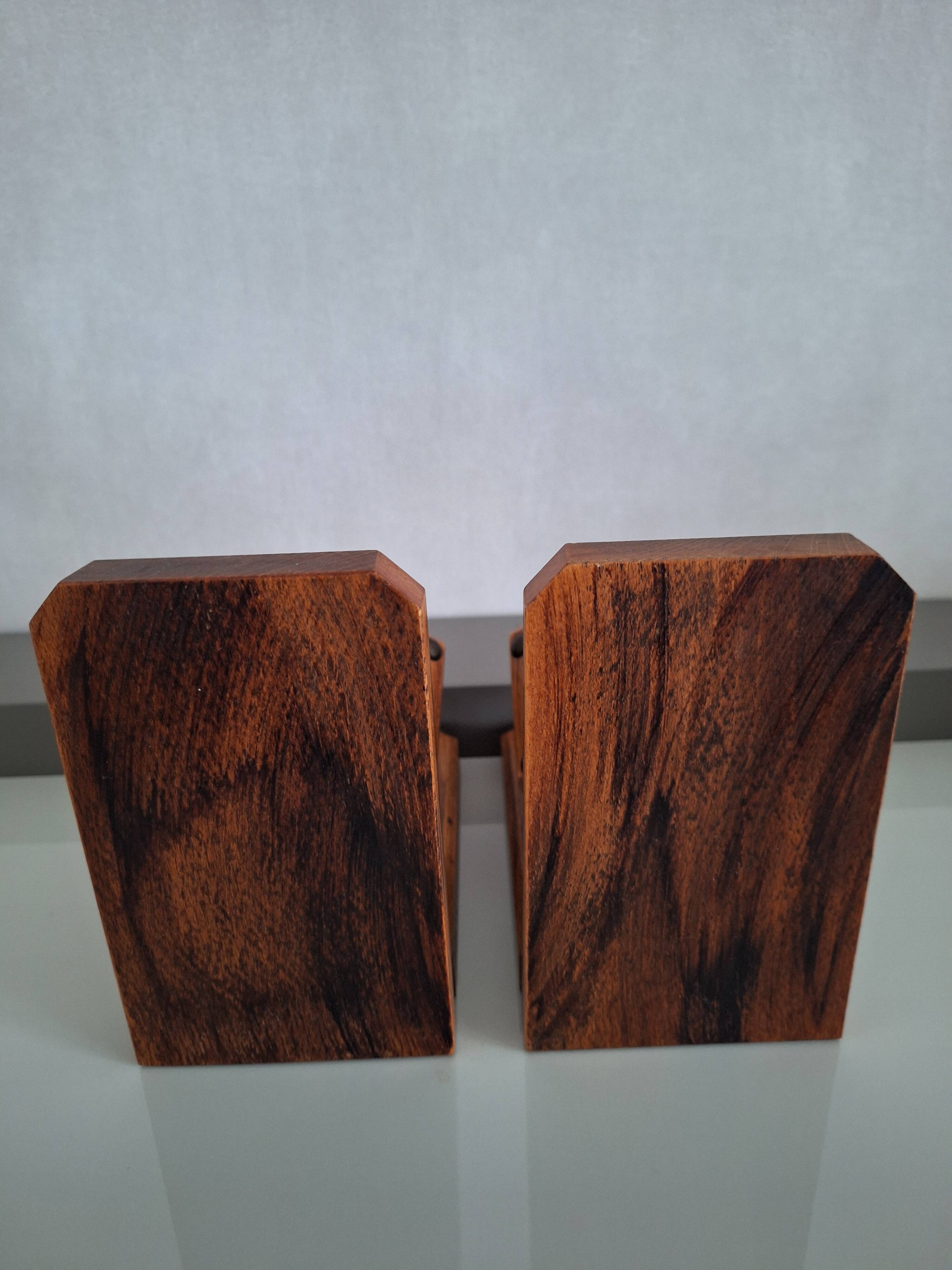 Pair of bookends with wooden dice