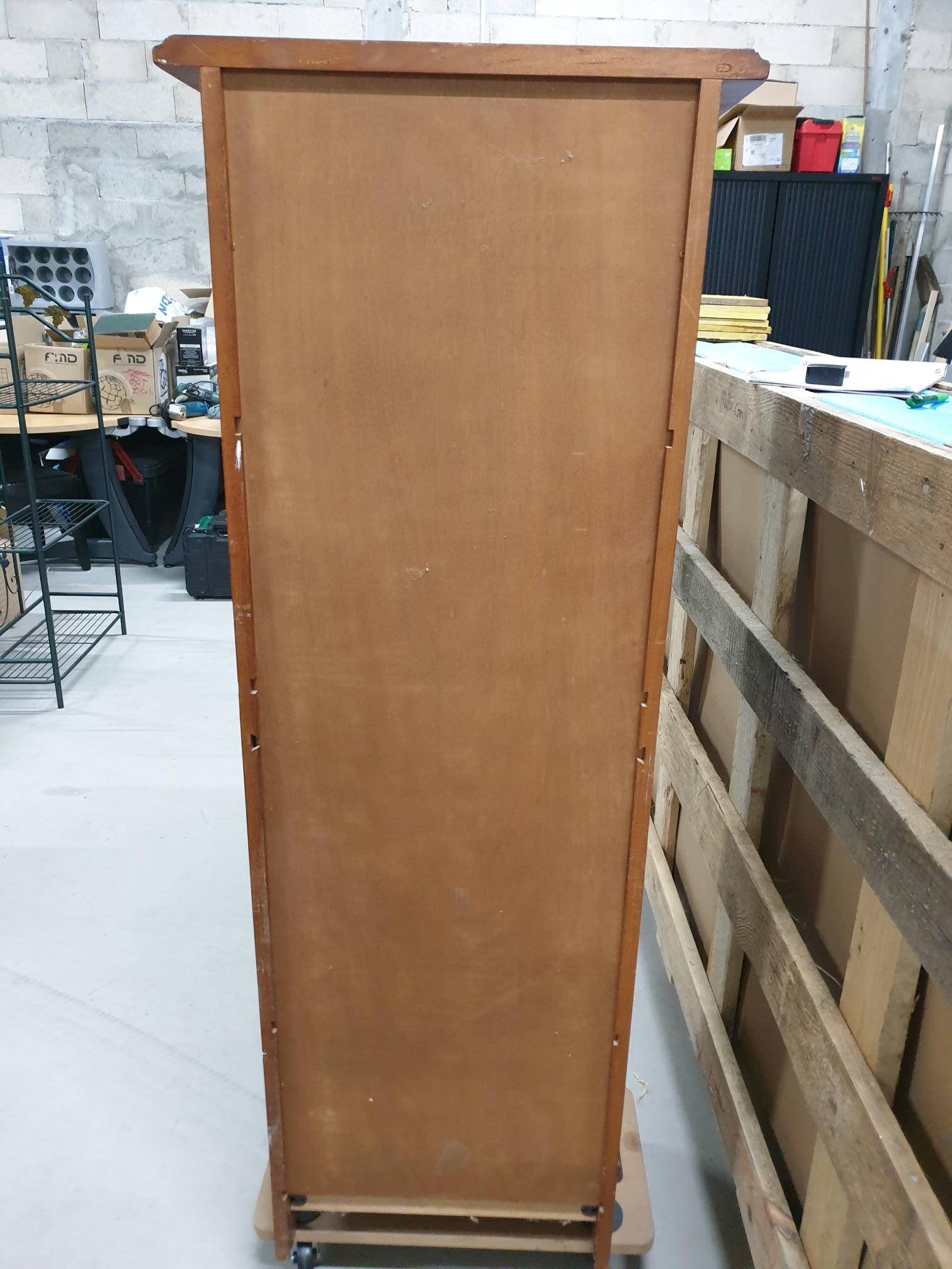 STANDING HOME IN CHERRY